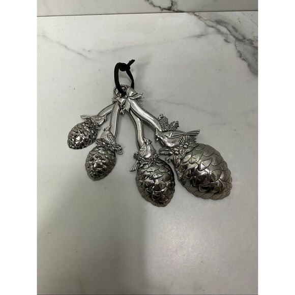 GANZ Red Cardinal and Pinecone Measuring Spoon Set - Picture 3 of 5